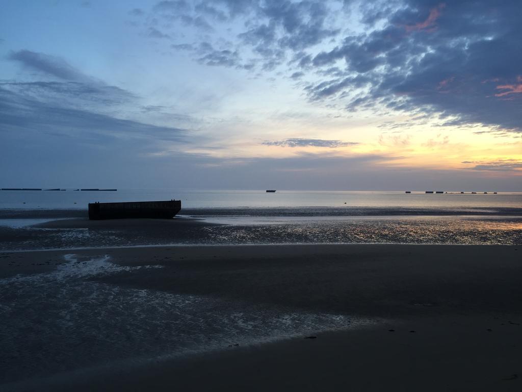 Dday Aviators Hotell Arromanches-les-Bains Exteriör bild